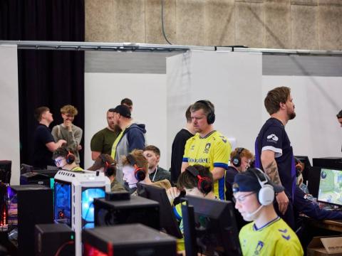 Få styr på praktisk info om esportligaen LAN til Gamebox