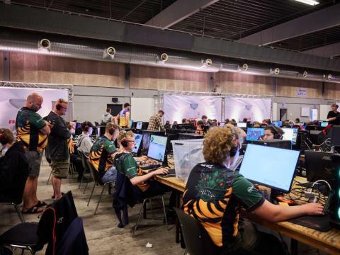 Oplev esportligaen esport i Herning til Gamebox