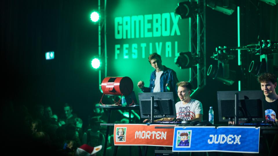 EN STRIBE AF KENDTE CONTENT CREATORS GÆSTER GAMEBOX FESTIVAL